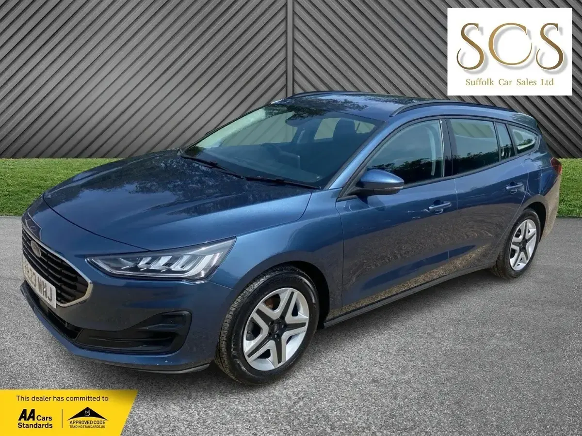 Used Ford Focus Zetec 120 HP (88 kW) 2023 Blue Estate