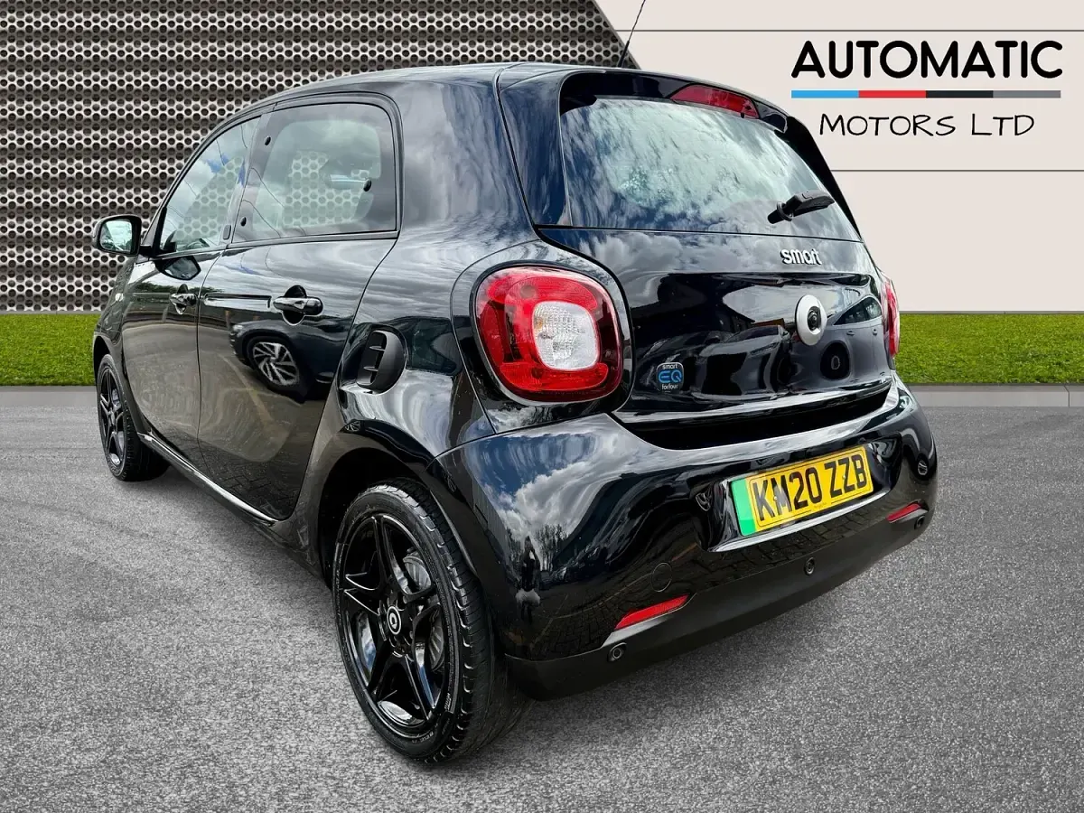 Used Smart ForFour Electric Drive Premium 60 kW (82 HP) 2020 Black Hatchback