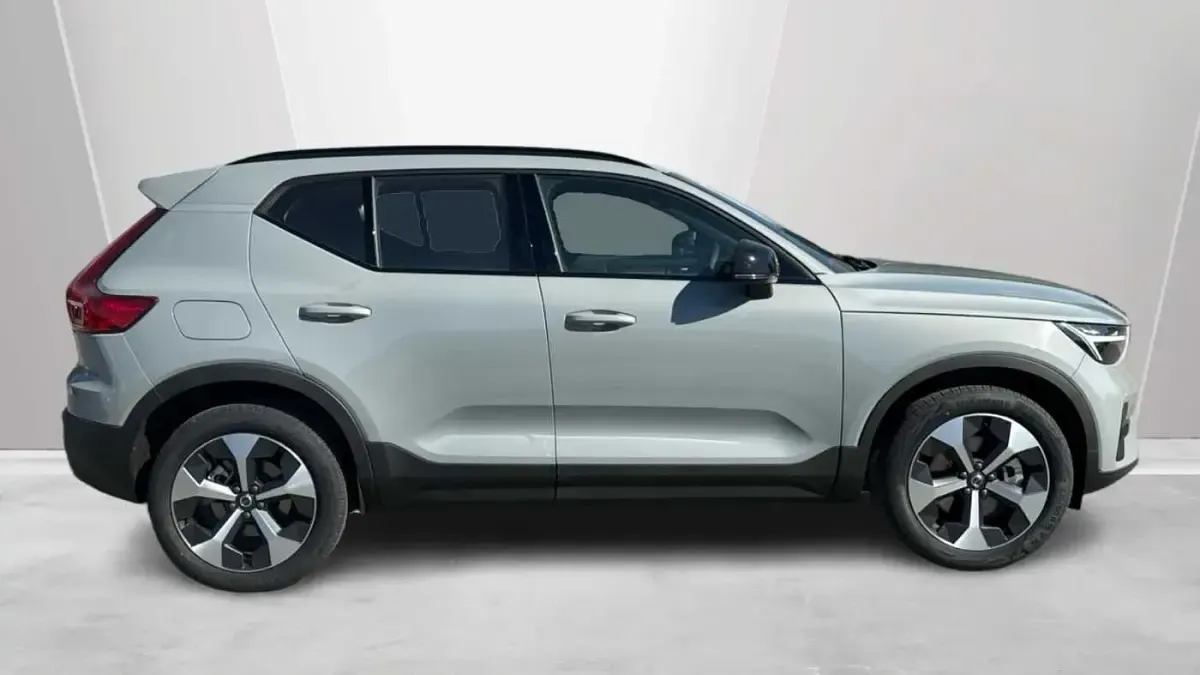 New Volvo XC40 Plus 161 HP (118 kW) 2027 SUV