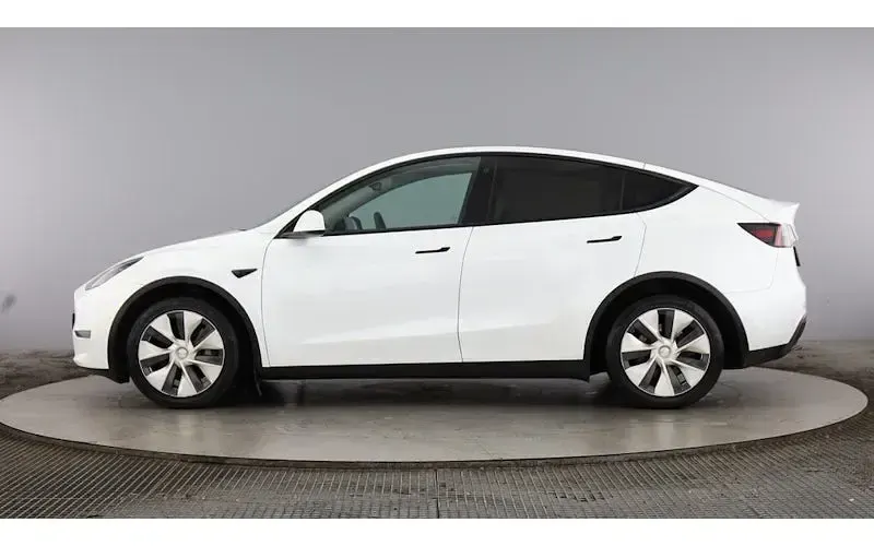 Used Tesla Model Y Long Range AWD 286 kW (389 HP) 2025 SUV