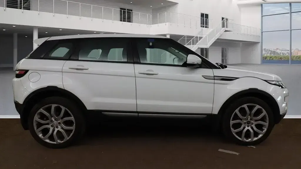Used Land Rover Range Rover evoque Pure 190 HP (139 kW) 2013 White SUV