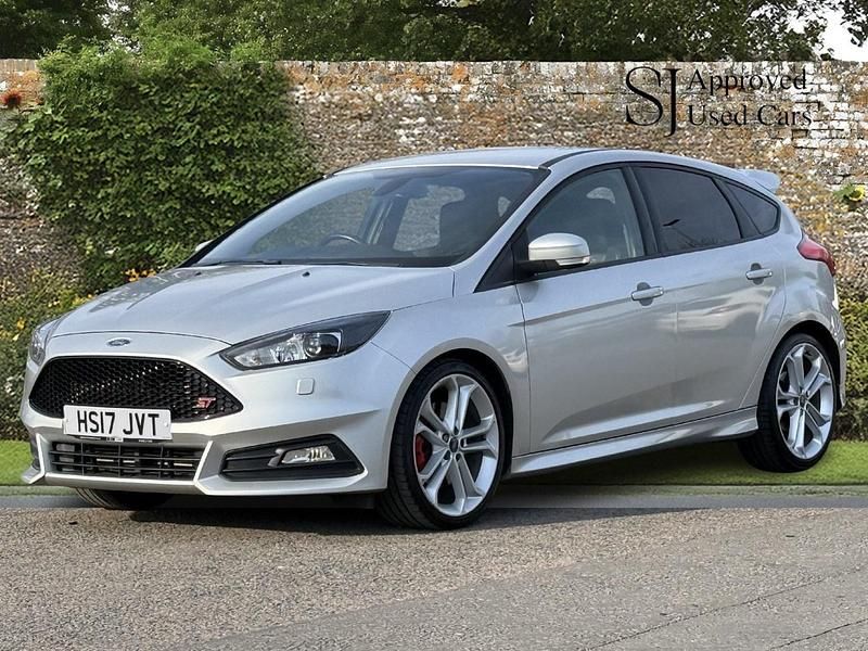 Used Ford Focus ST 250 HP (183 kW) 2017 Silver Hatchback