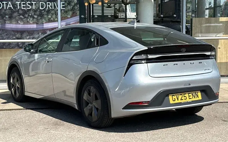 Used Toyota Prius Design 223 HP (164 kW) 2025 Silver Hatchback