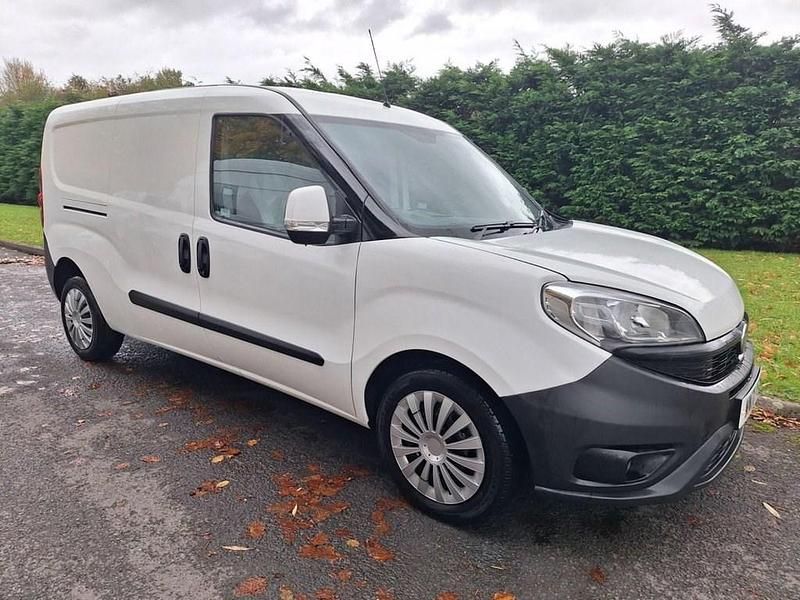 Used Fiat Doblò S 2021 White MPV