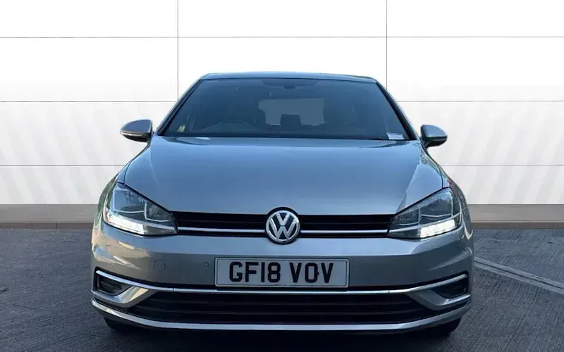 Used VW Golf VII SE 110 HP (80 kW) 2018 Silver Hatchback
