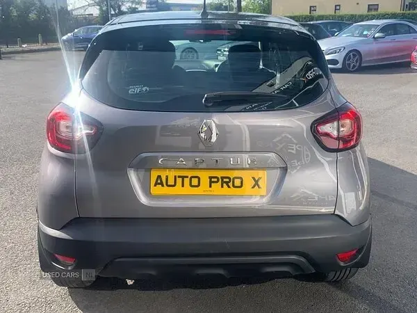 Used Renault Captur Play 2018 Grey/black SUV