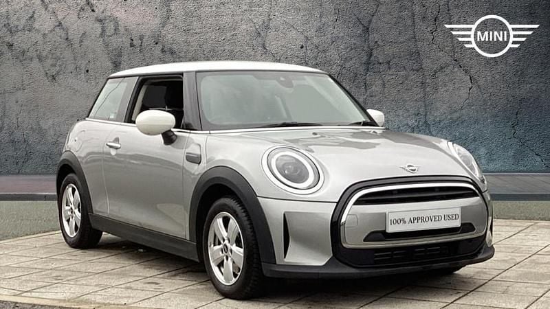 Begagnad Mini Cooper Classic 134 HK (98 kW) 2023 Silver Halvkombi