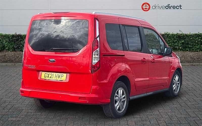 Used Ford Tourneo Titanium 120 HP (88 kW) 2021 Red Estate