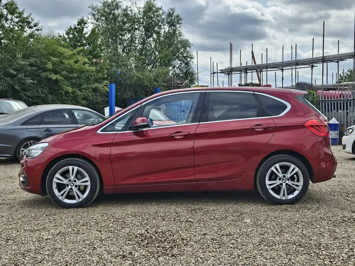Used BMW 218 Luxury Line 2017 Red Hatchback