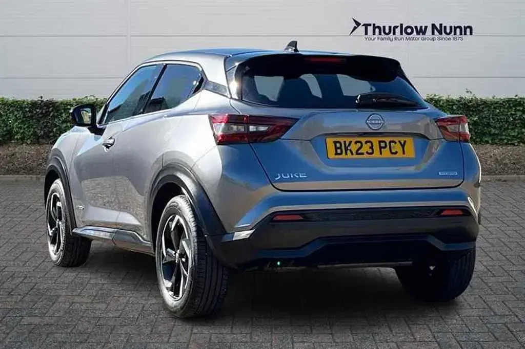 Używany Nissan Juke N-Connecta 143 KM (105 kW) 2023 Szary SUV
