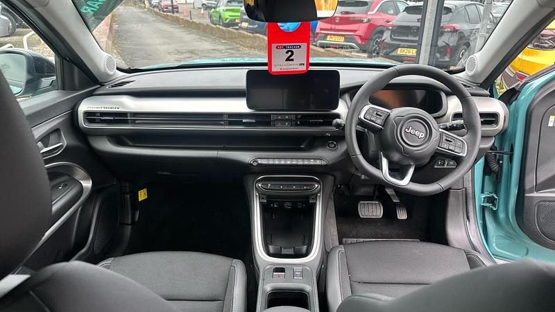 Used Jeep Avenger EV Summit 113 kW (154 HP) 2024 Black SUV