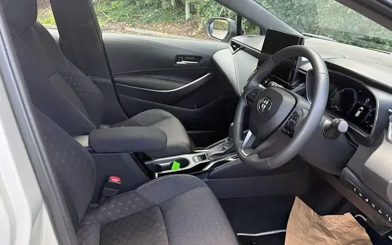Used Toyota Corolla 140 HP (102 kW) 2025 Silver Estate