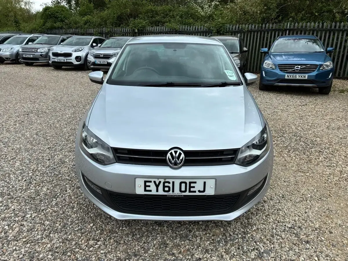 Begagnad VW Polo Match 2011 Silver Halvkombi