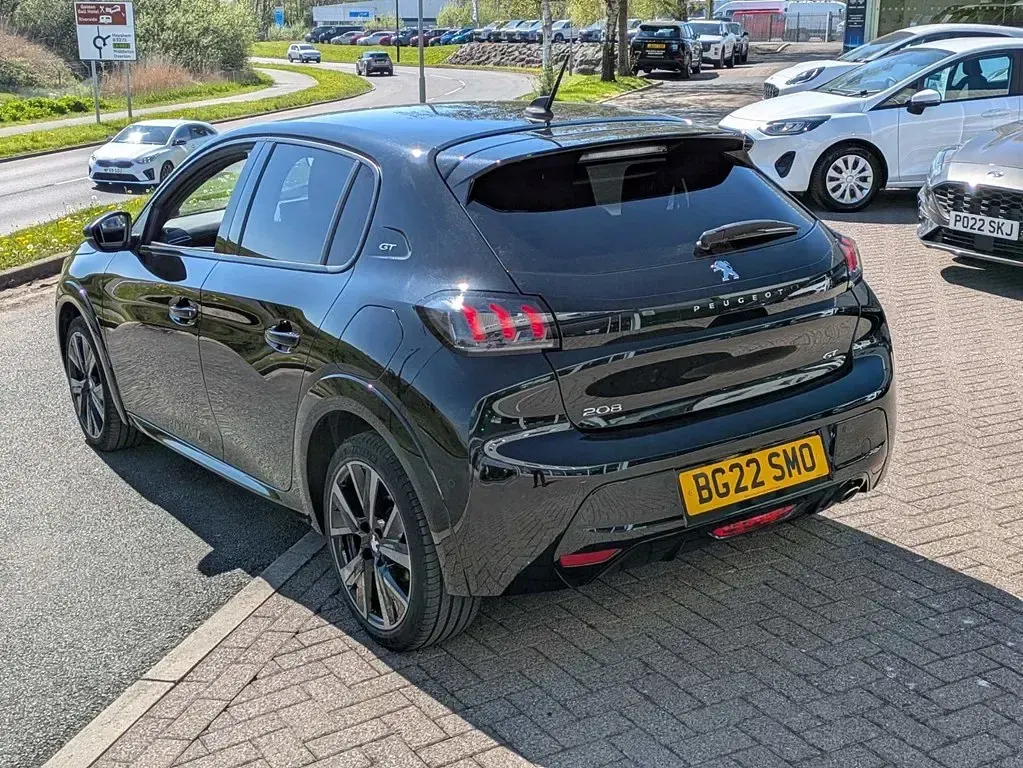 Used Peugeot 208 Premium 100 HP (73 kW) 2022 Black Hatchback