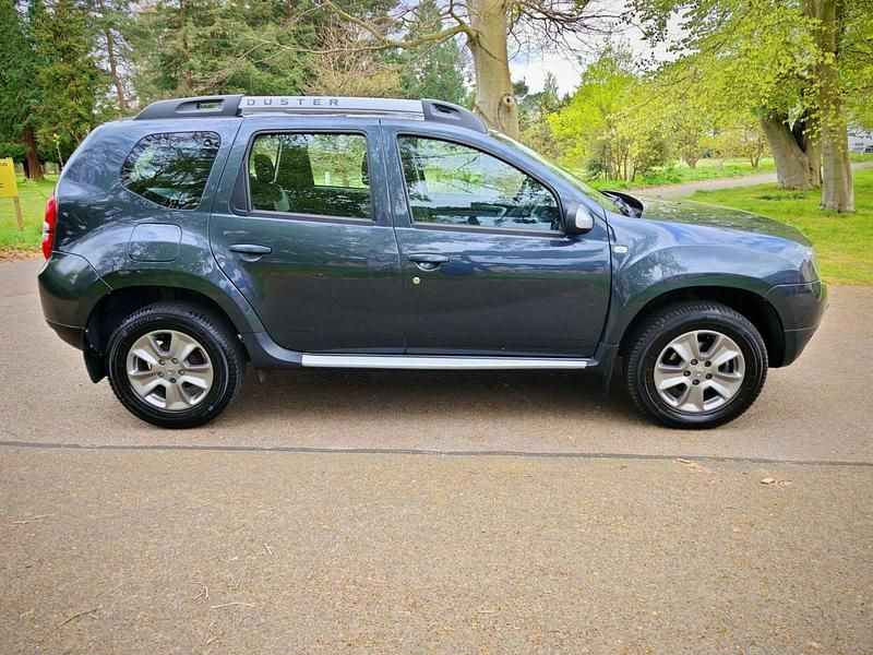 Used Dacia Duster Lauréate 125 HP (91 kW) 2017 Green SUV