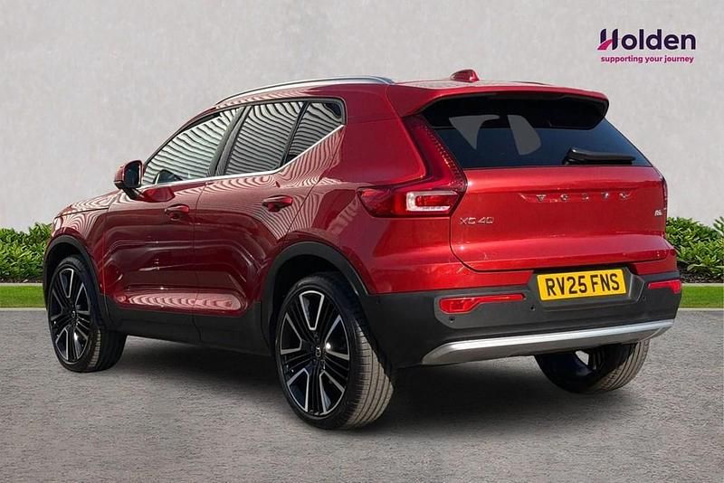Usado Volvo XC40 Ultra 161 CV (118 kW) 2025 Rojo SUV