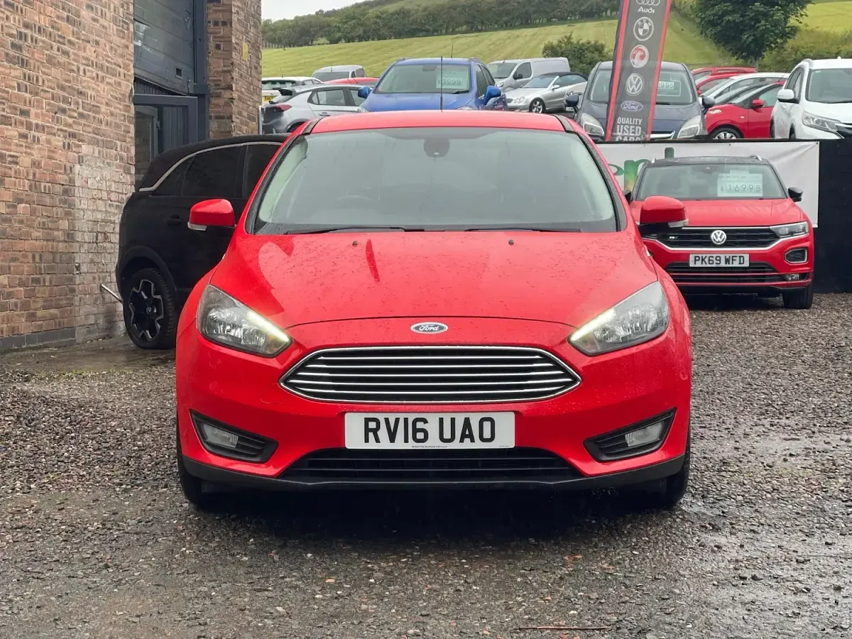 Used Ford Focus Zetec 2016 Red Hatchback