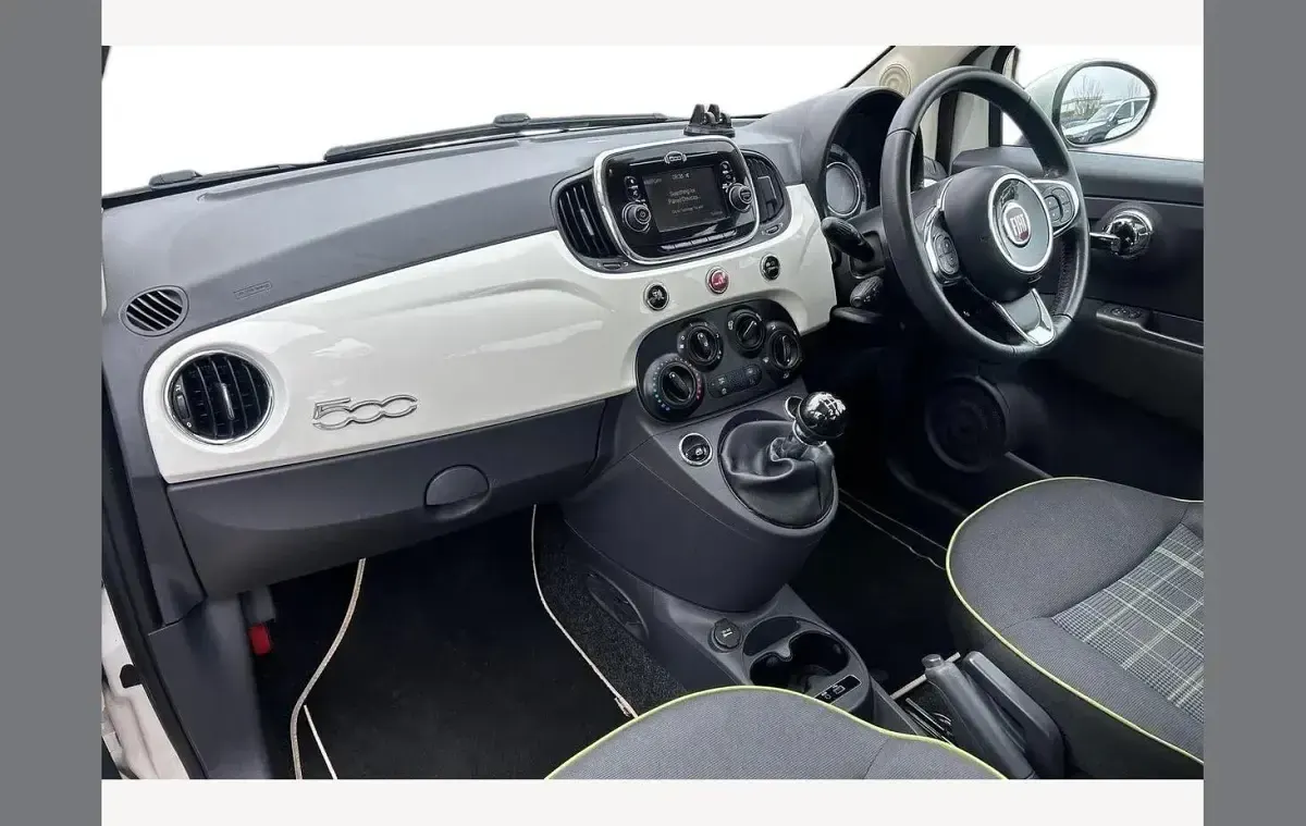 Used Fiat 500 Lounge 69 HP (50 kW) 2017 White Hatchback