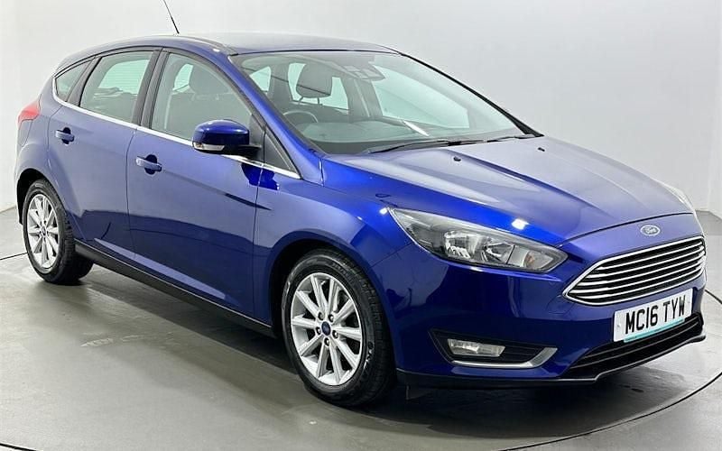 Used Ford Focus Titanium 125 HP (91 kW) 2016 Blue Hatchback