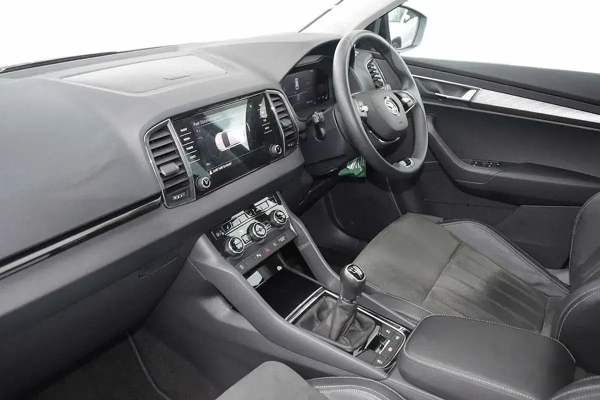 Used Skoda Karoq SE L 150 HP (110 kW) 2023 Black magic pearl effect SUV