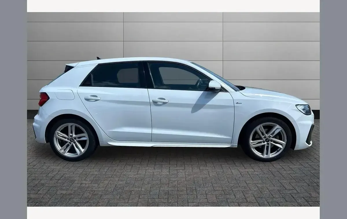 Used Audi A1 S-Line 110 HP (80 kW) 2023 White SUV