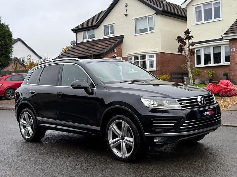 Black Used 2015 VW Touareg R-line SUV | £10,495 - Image 1/4