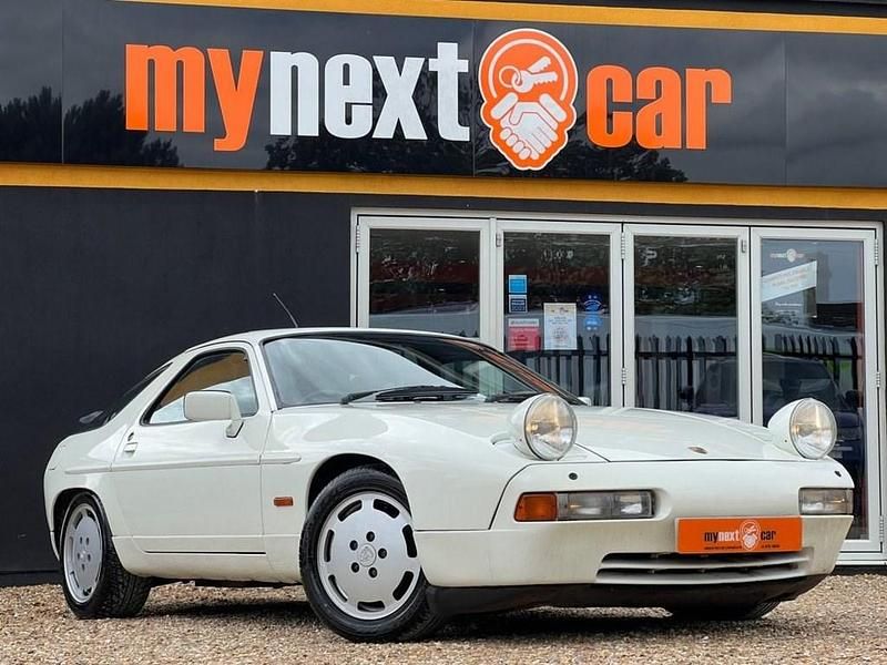 White Used 1990 Porsche 928 Coupe | £20,000 - Image 1/4