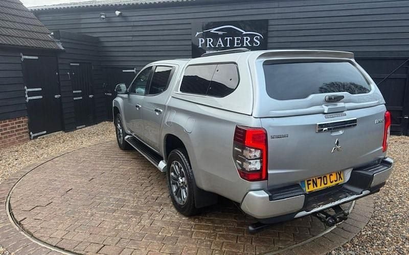 Usado Mitsubishi L200 150 HP (110 kW) 2019 Prateado Pickup