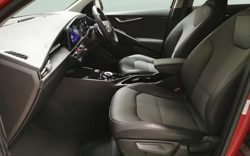 Used Kia Niro 182 HP (133 kW) 2023 Orange SUV