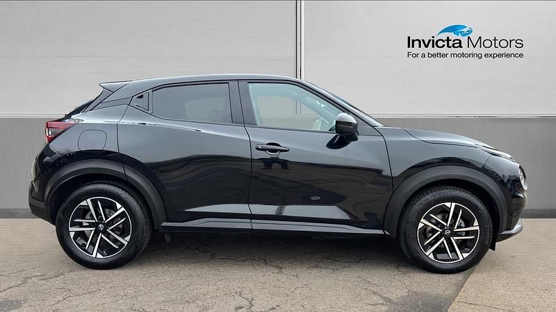 Used Nissan Juke N-Connecta 114 HP (83 kW) 2025 Black sapphire metallic SUV