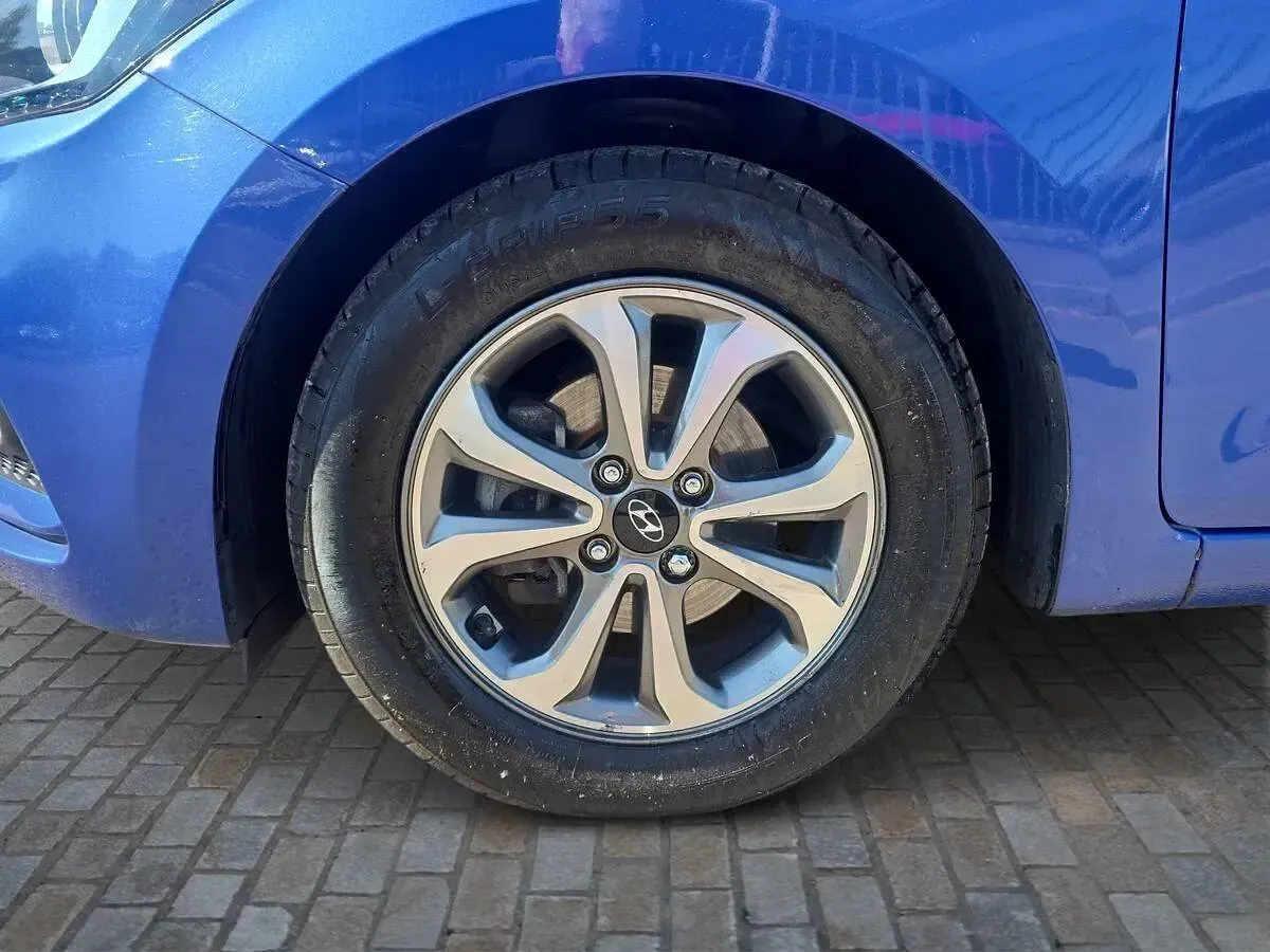 Used Hyundai i20 SE 84 HP (61 kW) 2019 Blue Hatchback