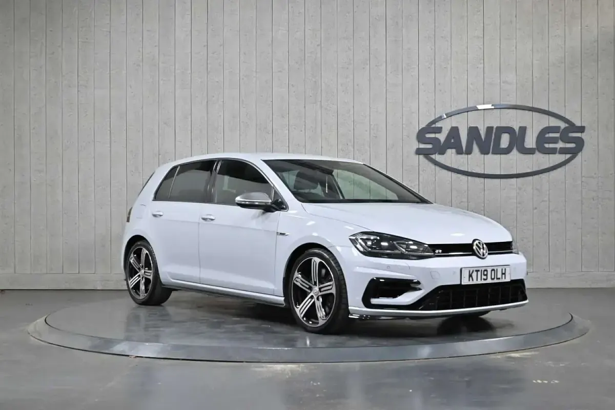 Used VW Golf VII R 300 HP (220 kW) 2019 Hatchback