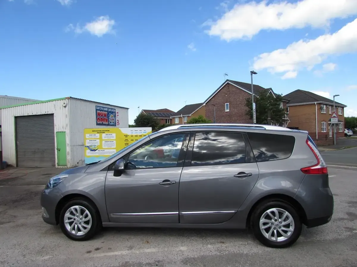Used Renault Grand Scénic IV Dynamique 110 HP (80 kW) 2016 Grey MPV