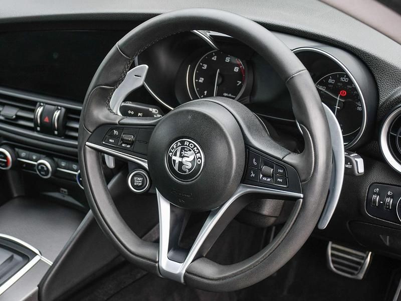 Used Alfa Romeo Giulia Veloce 276 HP (202 kW) 2019 Grey Sedan