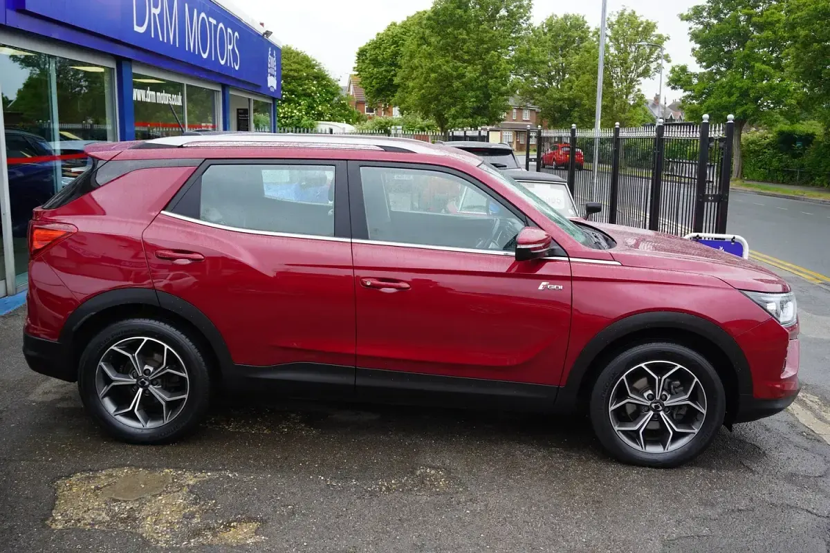 Used SsangYong Korando 163 HP (119 kW) 2023 Red Estate