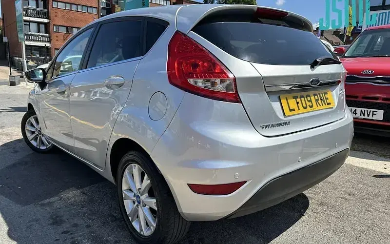 Used Ford Fiesta Titanium 97 HP (71 kW) 2012 Hatchback