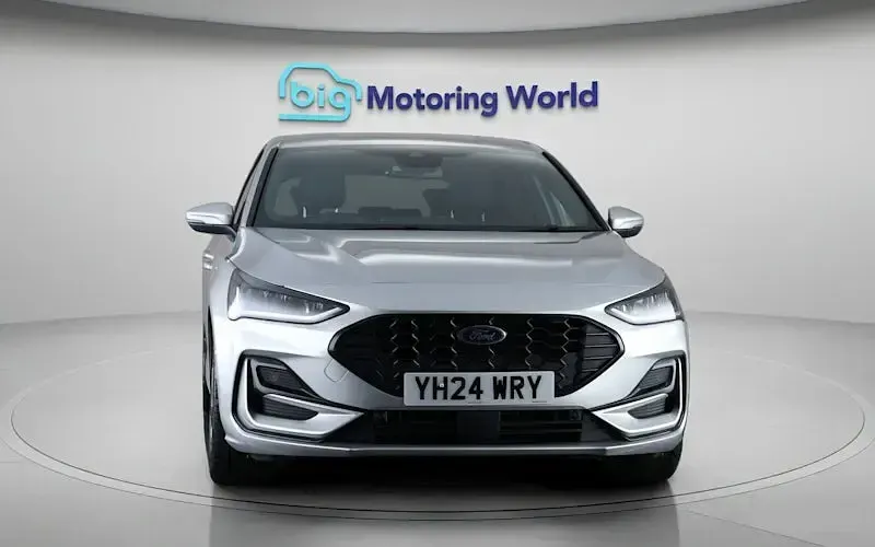 Used Ford Focus ST-Line X 125 HP (91 kW) 2024 Silver Hatchback