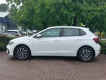 Used VW Polo Life 95 HP (69 kW) 2023 White Hatchback