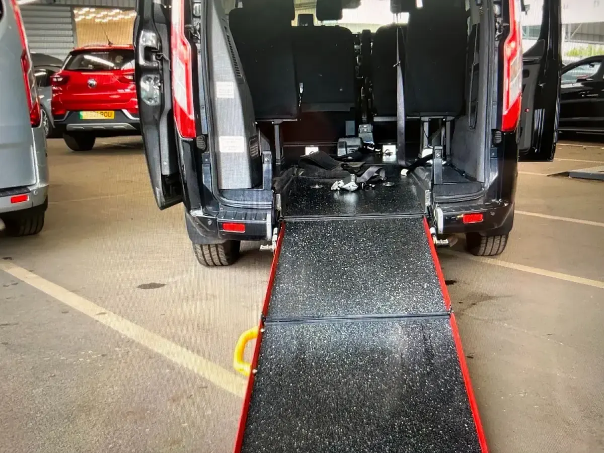 Used Ford Tourneo Titanium 130 HP (95 kW) 2019 Black MPV