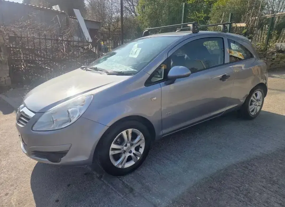 Używany Vauxhall Corsa 2009 Srebrny Hatchback