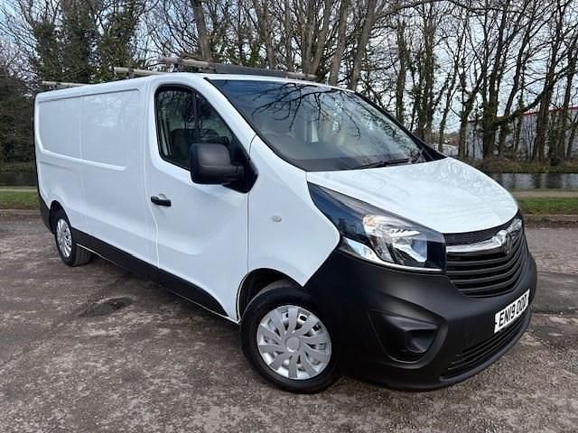 Used Vauxhall Vivaro 120 HP (88 kW) 2019 White MPV