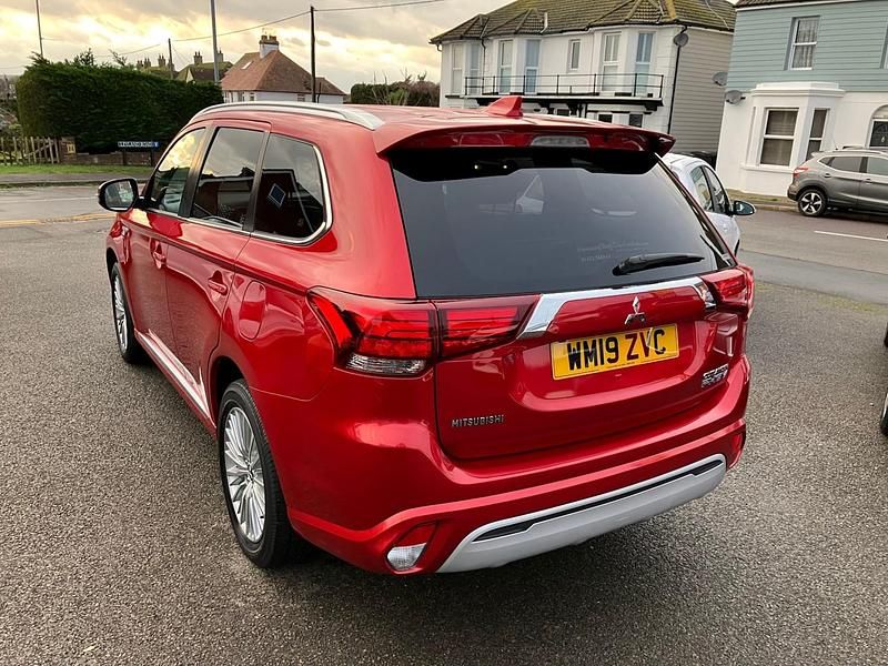 Used Mitsubishi Outlander P-HEV 2019 Red Estate