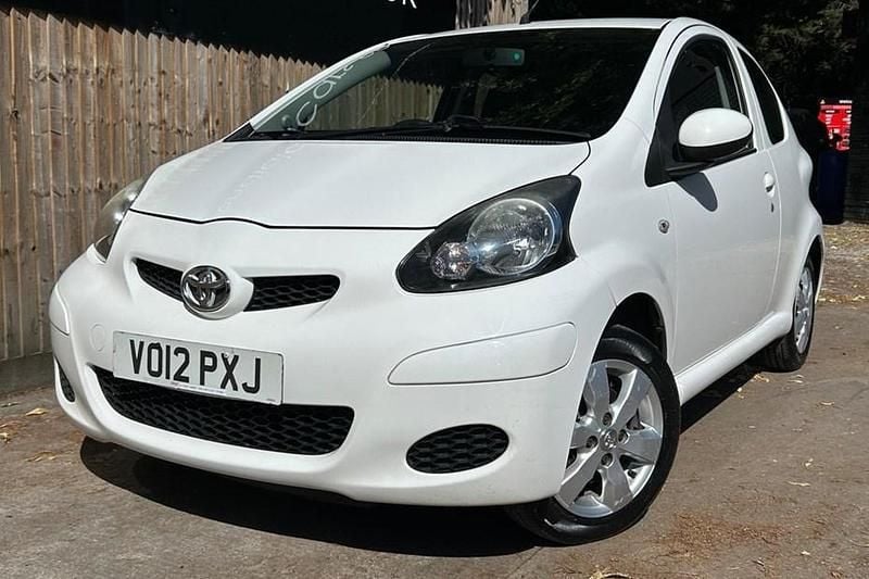 White Used 2012 Toyota Aygo Hatchback | £2,250 (Fair price) - Image 1/1