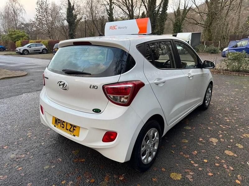 Used Hyundai i10 SE 66 HP (48 kW) 2015 White Hatchback
