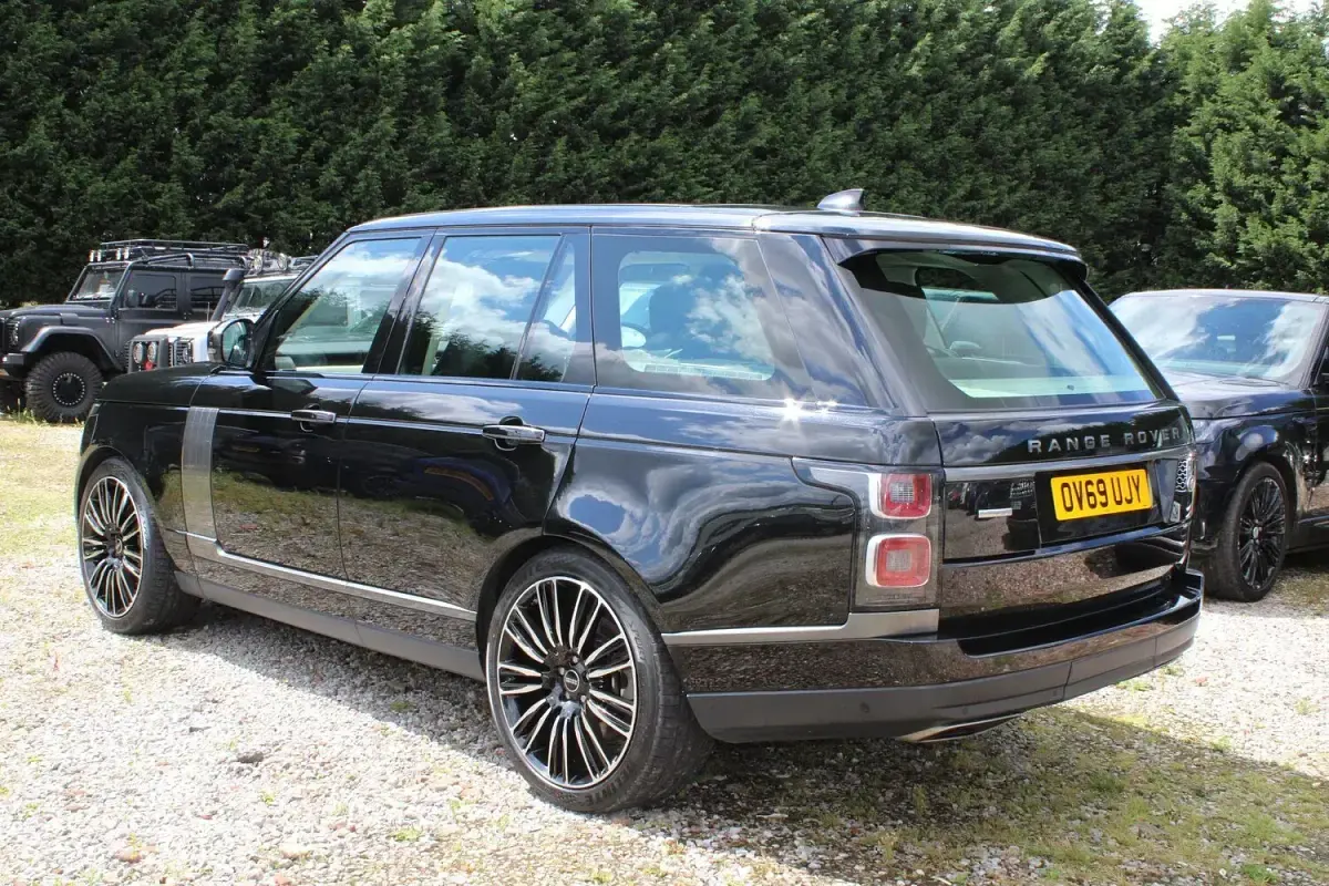 Used Land Rover Range Rover Autobiography 339 HP (249 kW) 2019 Black SUV