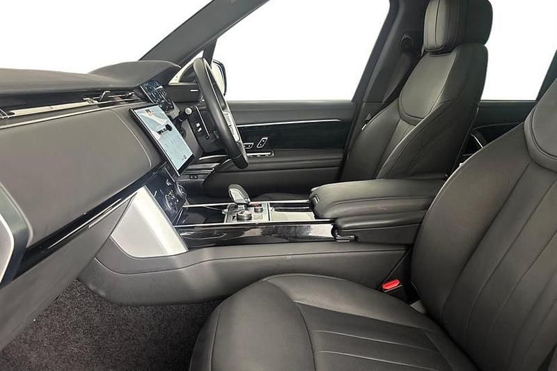 Used Land Rover Range Rover SE 300 HP (220 kW) 2023 Santorini black SUV