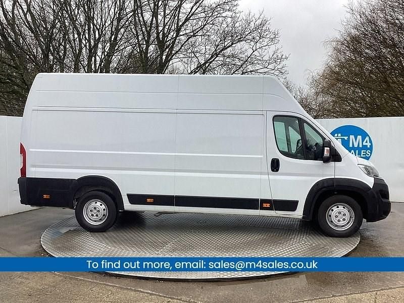 Used Citroën Relay 140 HP (102 kW) 2021 White Van