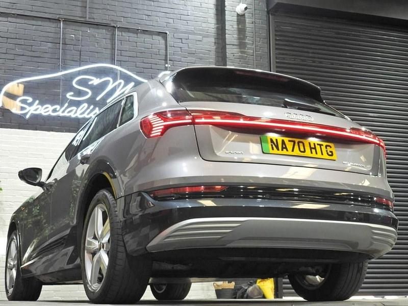 Usado Audi e-tron Advanced 230 kW (313 HP) 2020 Cinzento SUV
