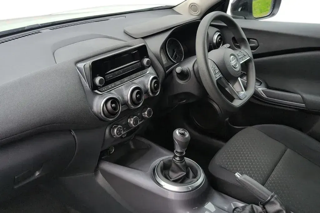 Used Nissan Juke S 117 HP (86 kW) 2022 White SUV