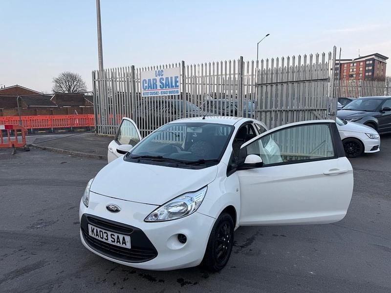 Used Ford Ka 69 HP (50 kW) 2013 White Hatchback
